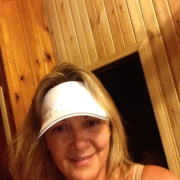 Meet your Posher, Ava Jo - Picture 2 of 3